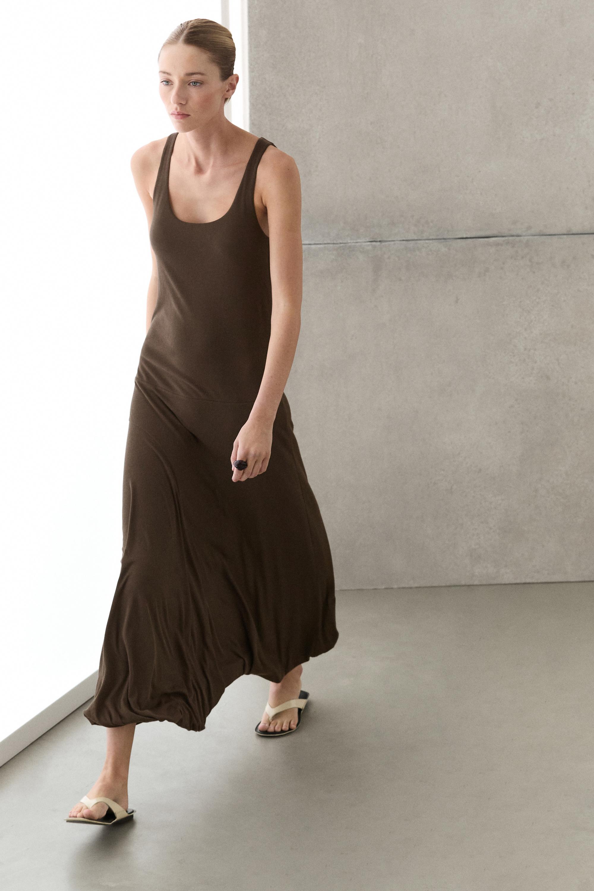 Robe midi à détails bouffants